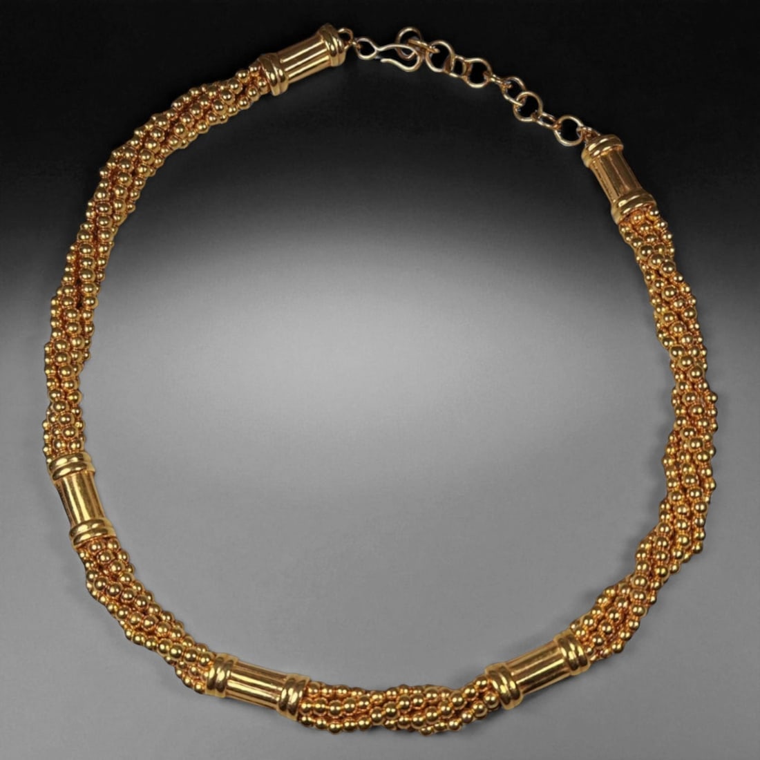 Vintage Fashion Necklace 15cm, Mid-Late 20th Century, 69WB: A stylish vintage fashion necklace exemplifying the bold and expressive design language of mid-20th century costume jewelry. Crafted from mixed materials such as glass, brass, and plated metal alloys,