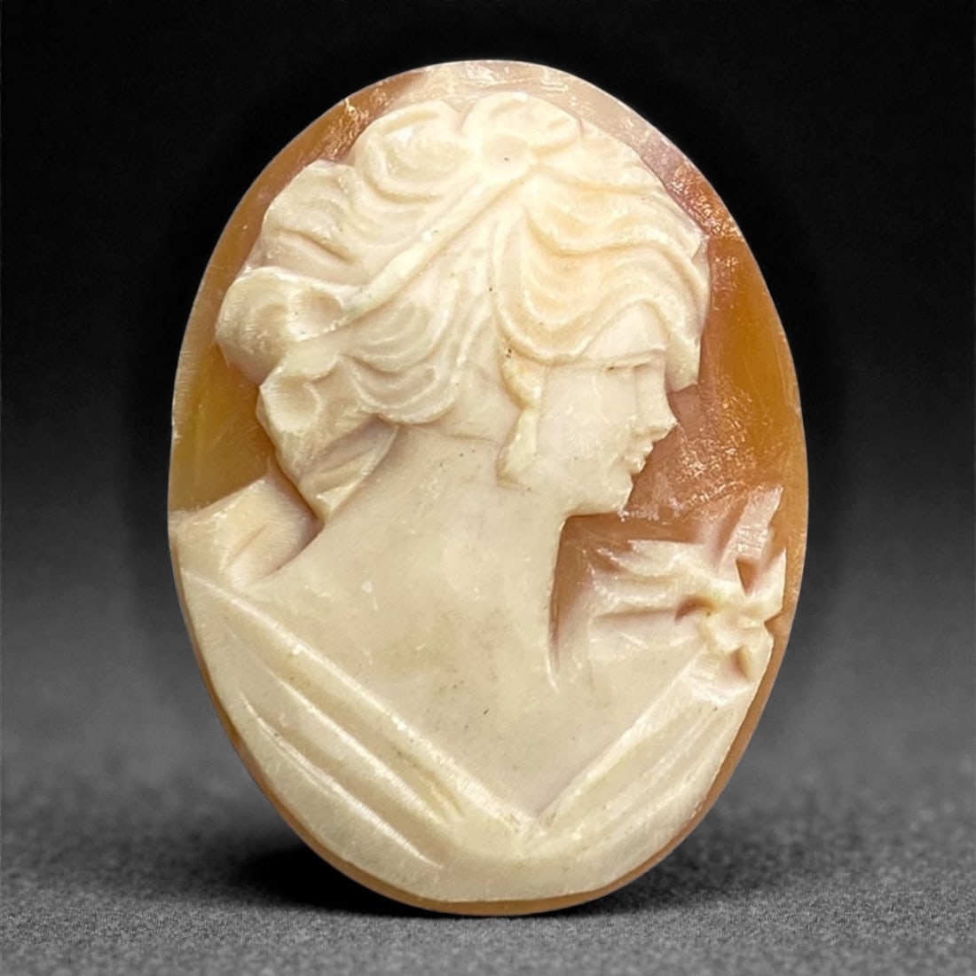 A European Shell Cameo, 20th Century, 2g, 48BB (1 of 2)