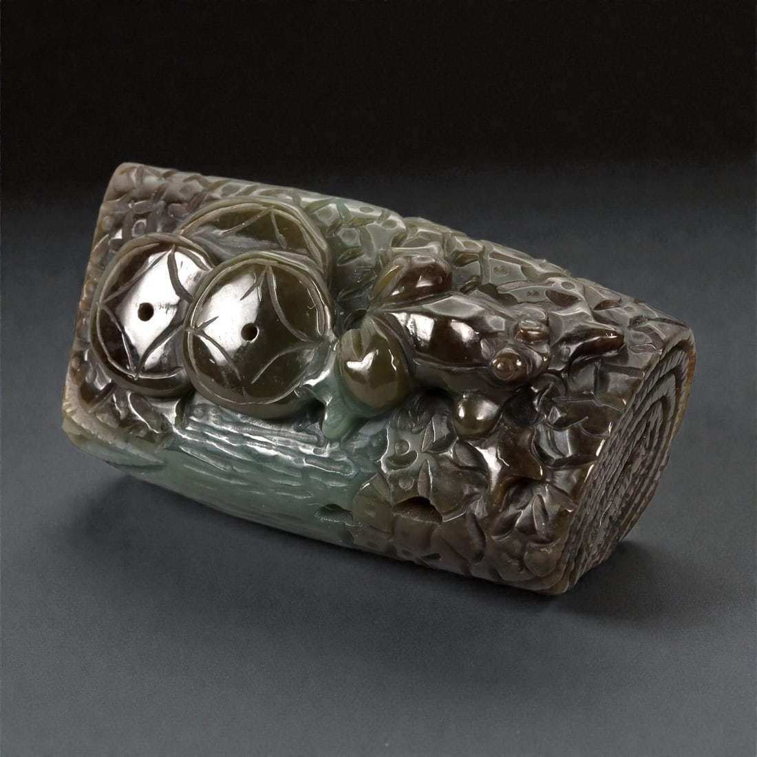 A Chinese Jade Frog and Coin Branch Ornament, 20th Century, 75FB (1 of 2)