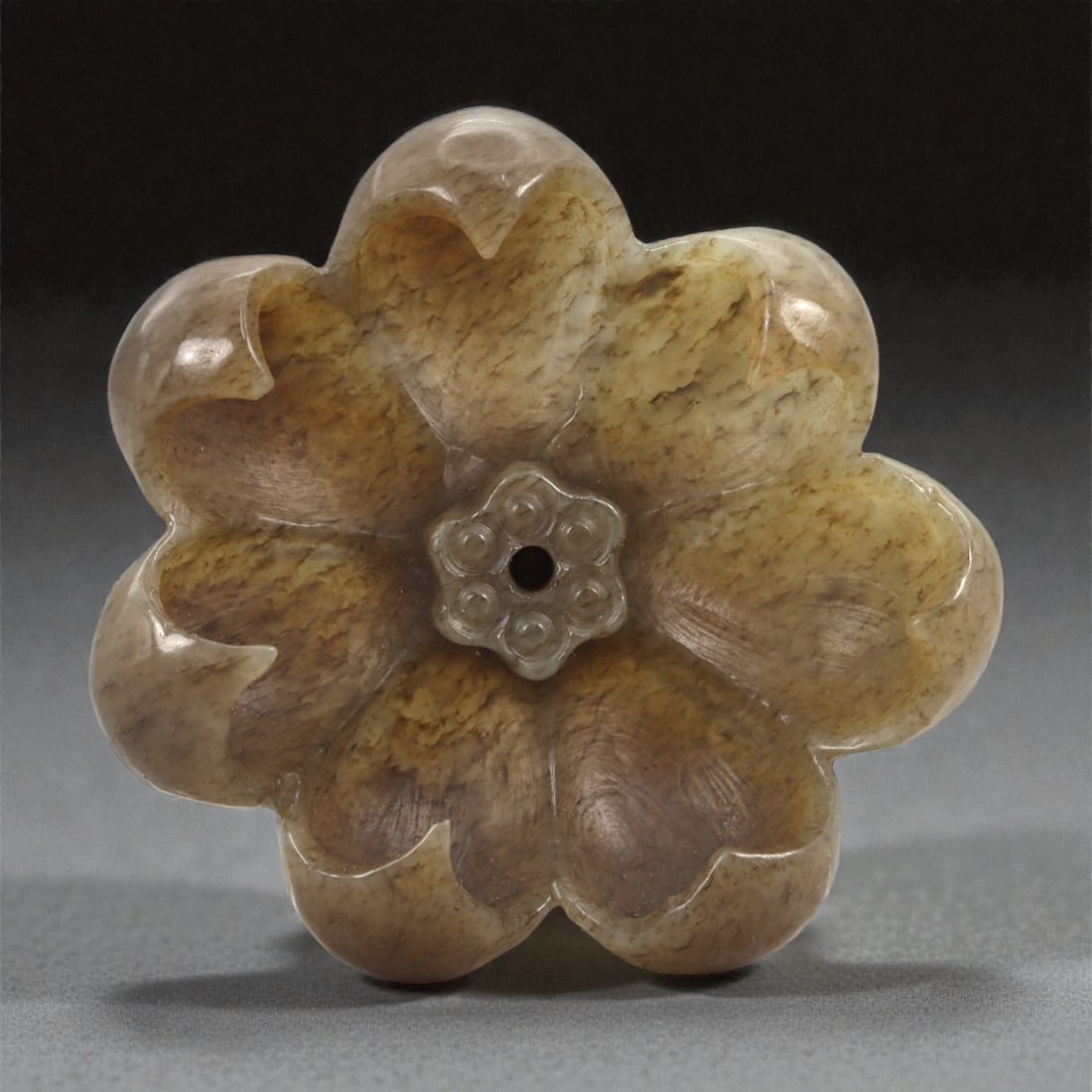 A Chinese Jade Flower Pendant, 20th Century, 18FC (1 of 3)