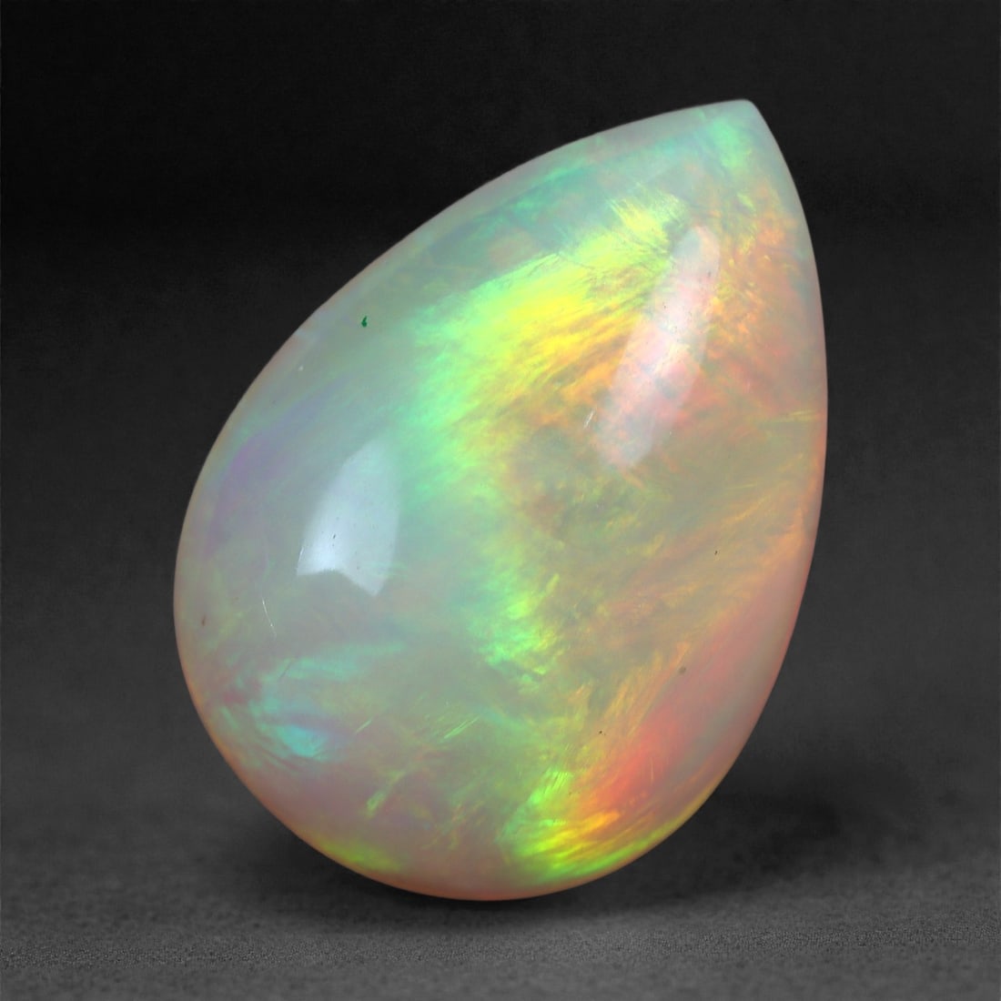3.71 Carats Play-of-Color Welo Opal - Natural Ethiopian Gem 14x9mm, 46XA (1 of 2)