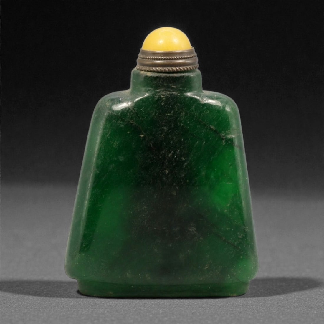 A Chinese Jadeite Snuff Bottle, 20th Century, 28YC (1 of 2)