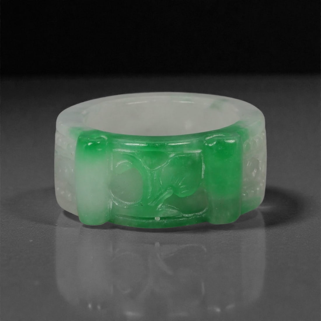 A Chinese Jadeite Jade Ring, 20th Century, 72FD (1 of 3)
