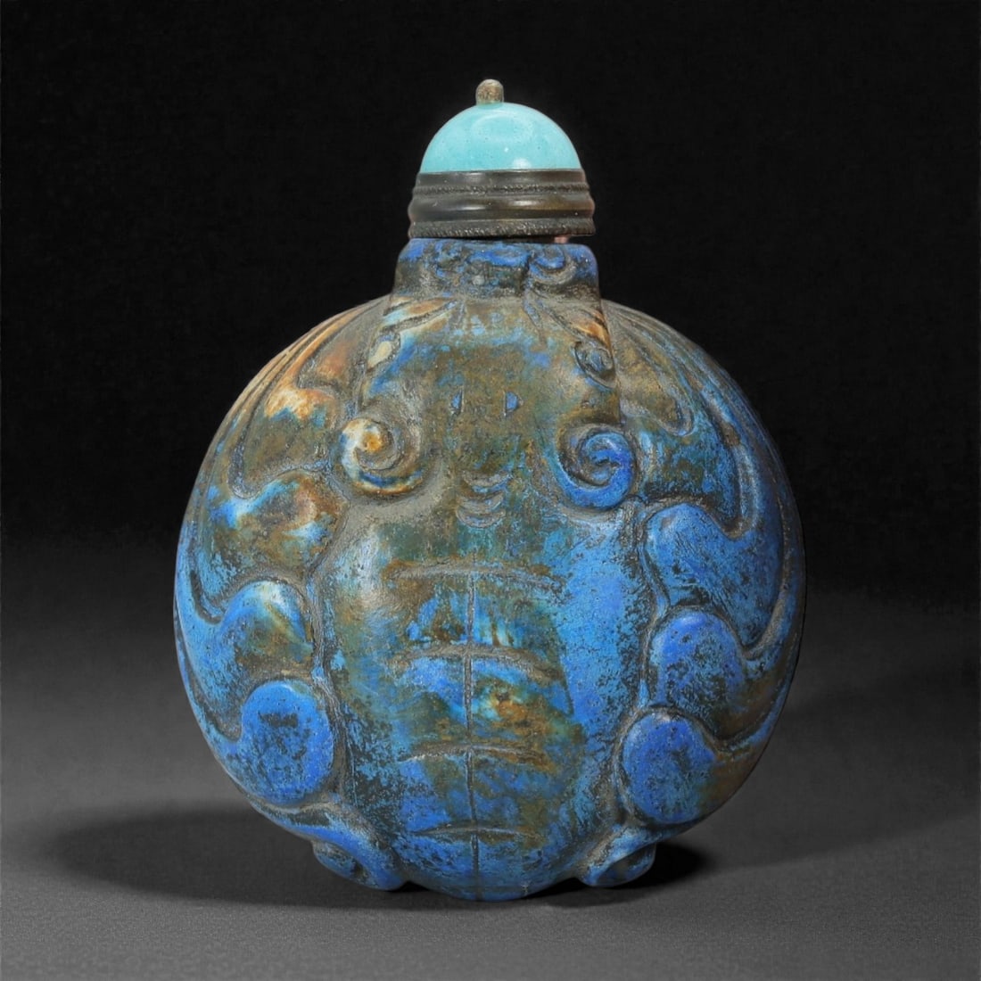 A Chinese Carved Stone Snuff Bottle, Qing Dynasty, 17FG (1 of 2)
