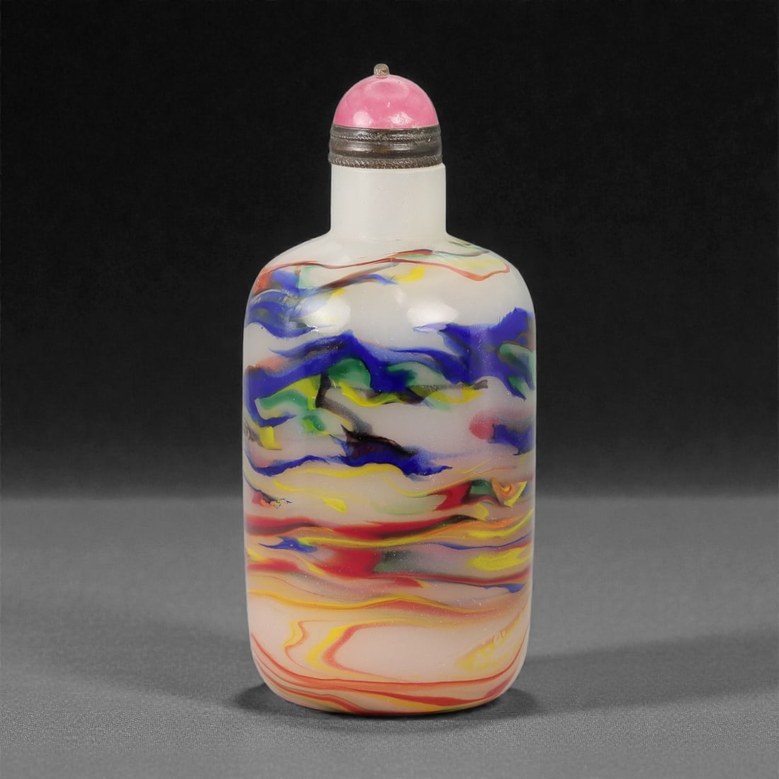 A Chinese Glass Snuff Bottle, 20th Century, 50FG (1 of 2)