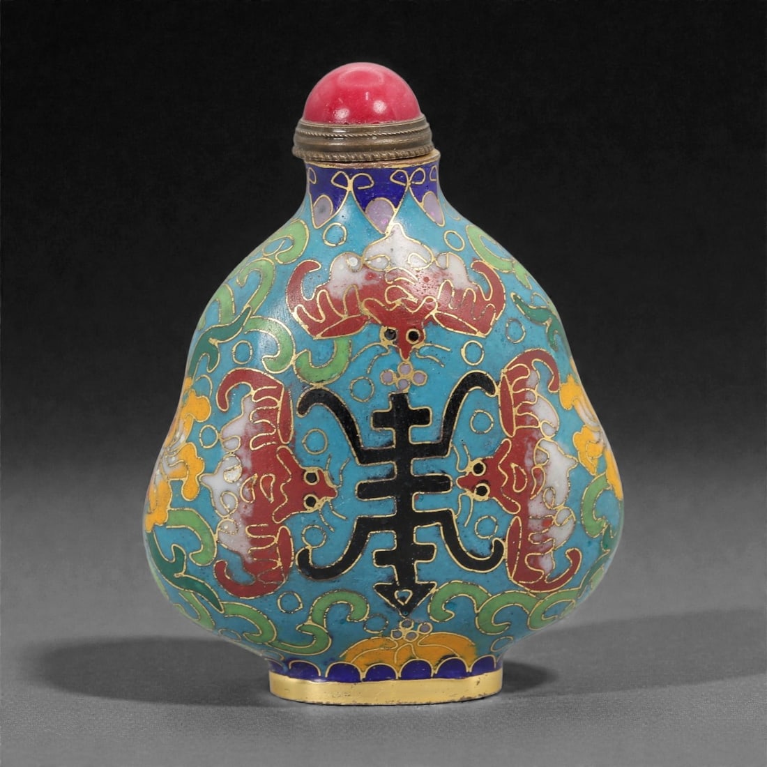 A Chinese Cloisonne Enamel Snuff Bottle, Qing Dynasty, 37FG: The snuff bottle is formed with a pear-shaped body rising to a short cylindrical neck and a flat circular foot, constructed in the cloisonne enamel technique (jingtailan). The surface is decorated wit