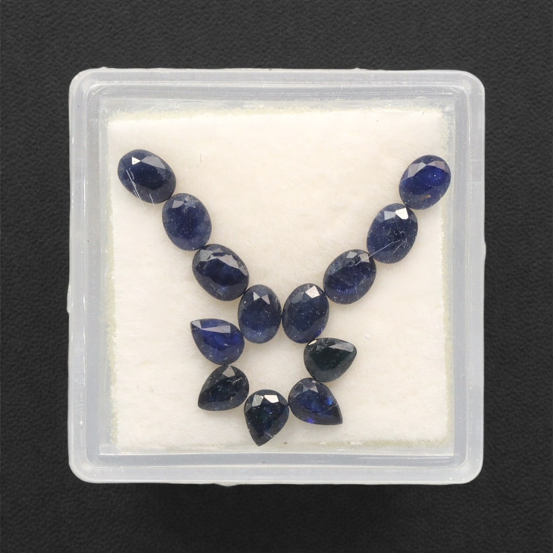 2.52 Carats Multitone Blue Sapphire Parcel - Natural Australian Stones, 17DB: This curated parcel of Australian sapphires dazzles with a captivating spectrum of blue tones, ranging from deep midnight and rich royal blue to vivid teal and cool aqua undertones. Each stone is prec