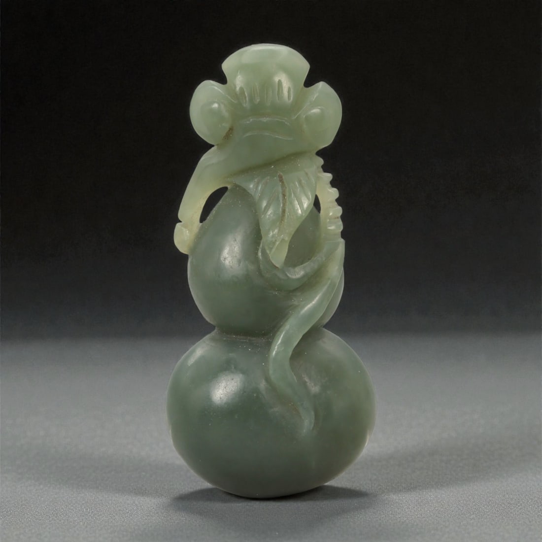 A Chinese Nephrite Jade Hu Lu Ornament, 20th Century, 19FB (1 of 2)
