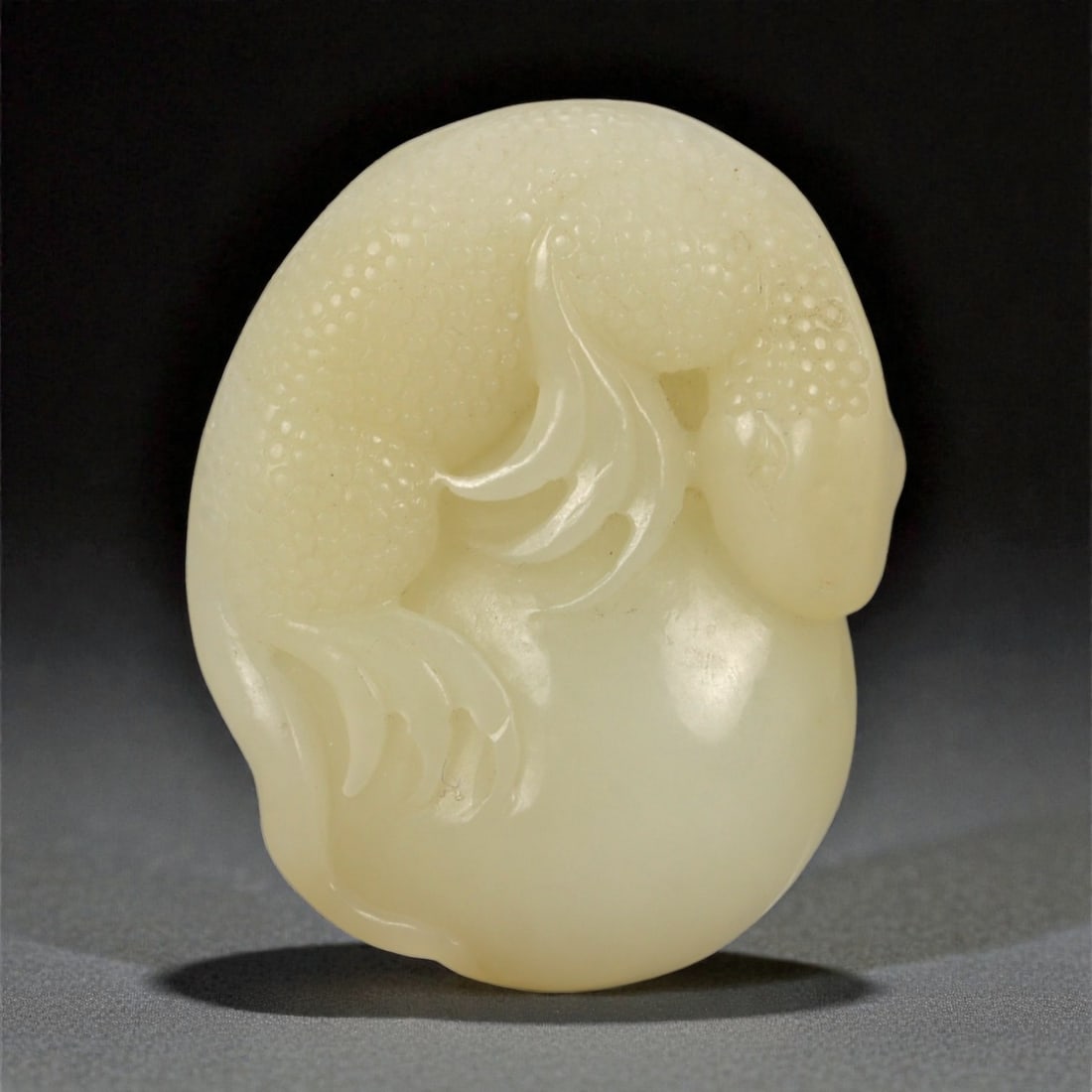 A Chinese Nephrite Jade Lizard Pendant, 20th Century, 2FC (1 of 2)