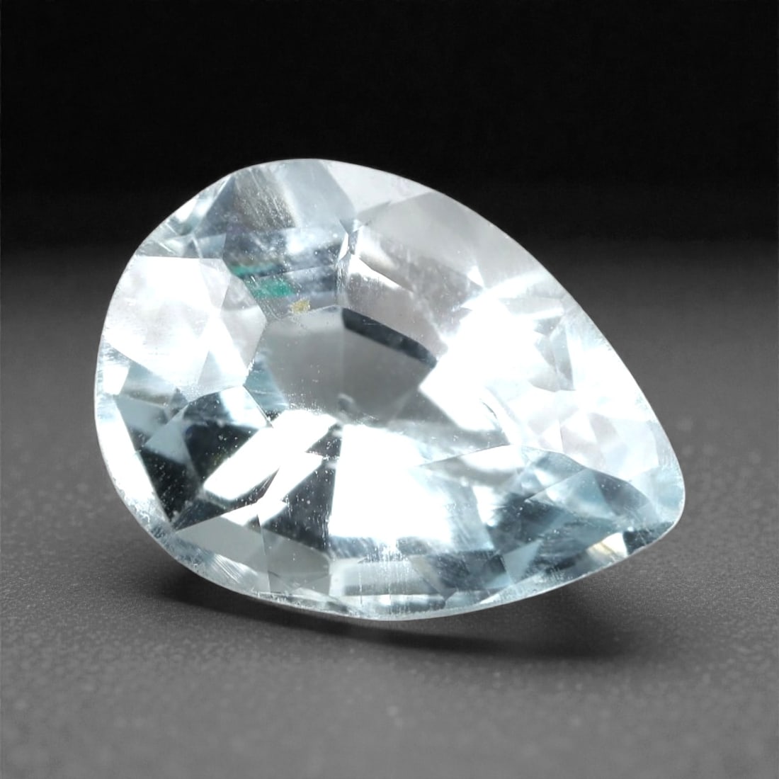 3.63 Carats Colorless Topaz Pear - Natural Brazilian Stone, 323A (1 of 1)
