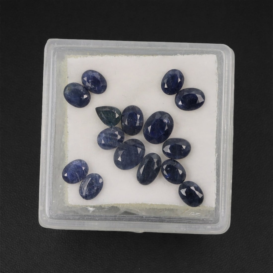 4.44 Carats Deep Royal Blue Sapphire Parcel - Natural Australian Stones, 35XL: This curated parcel of 4.44 carats of loose sapphires captivates with a spectrum of deep royal blue hues, ranging from velvety midnight tones to vivid, saturated shades that catch the light with every
