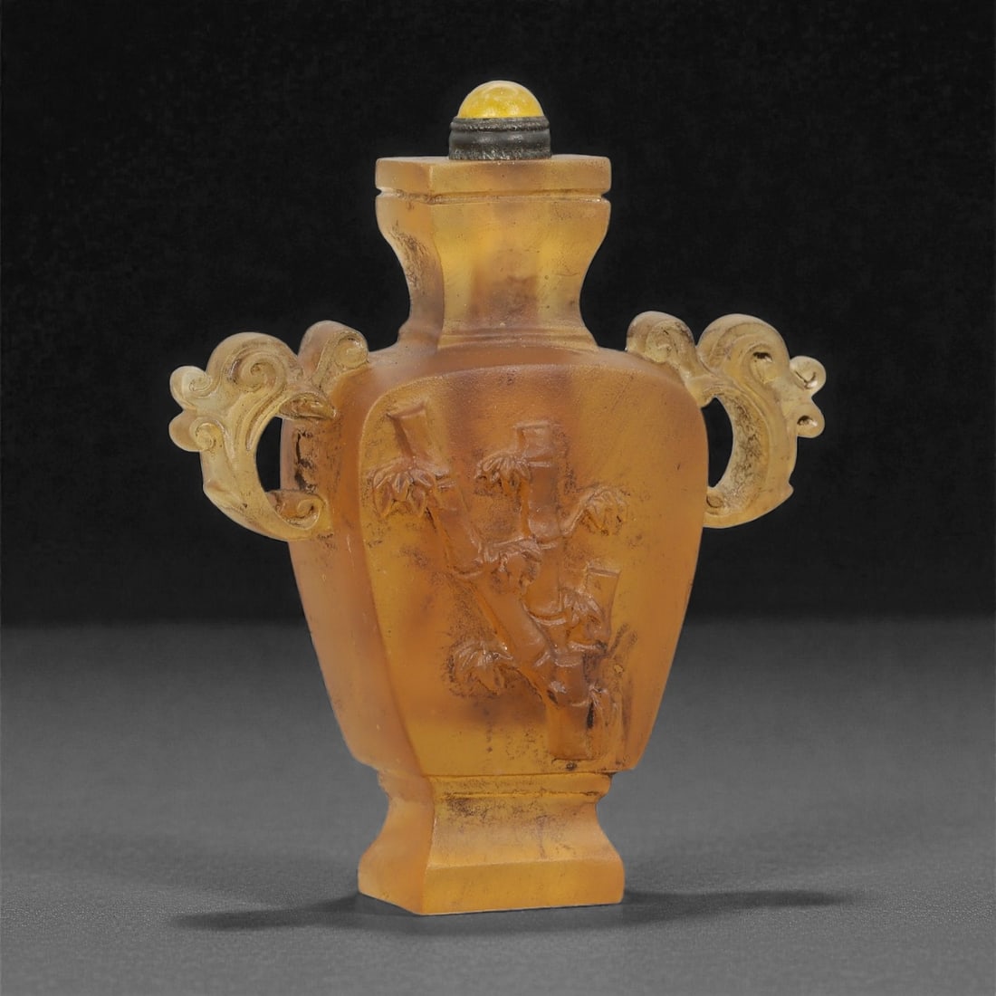 A Chinese Glass Snuff Bottle, Qing Dynasty, 74FG (1 of 2)