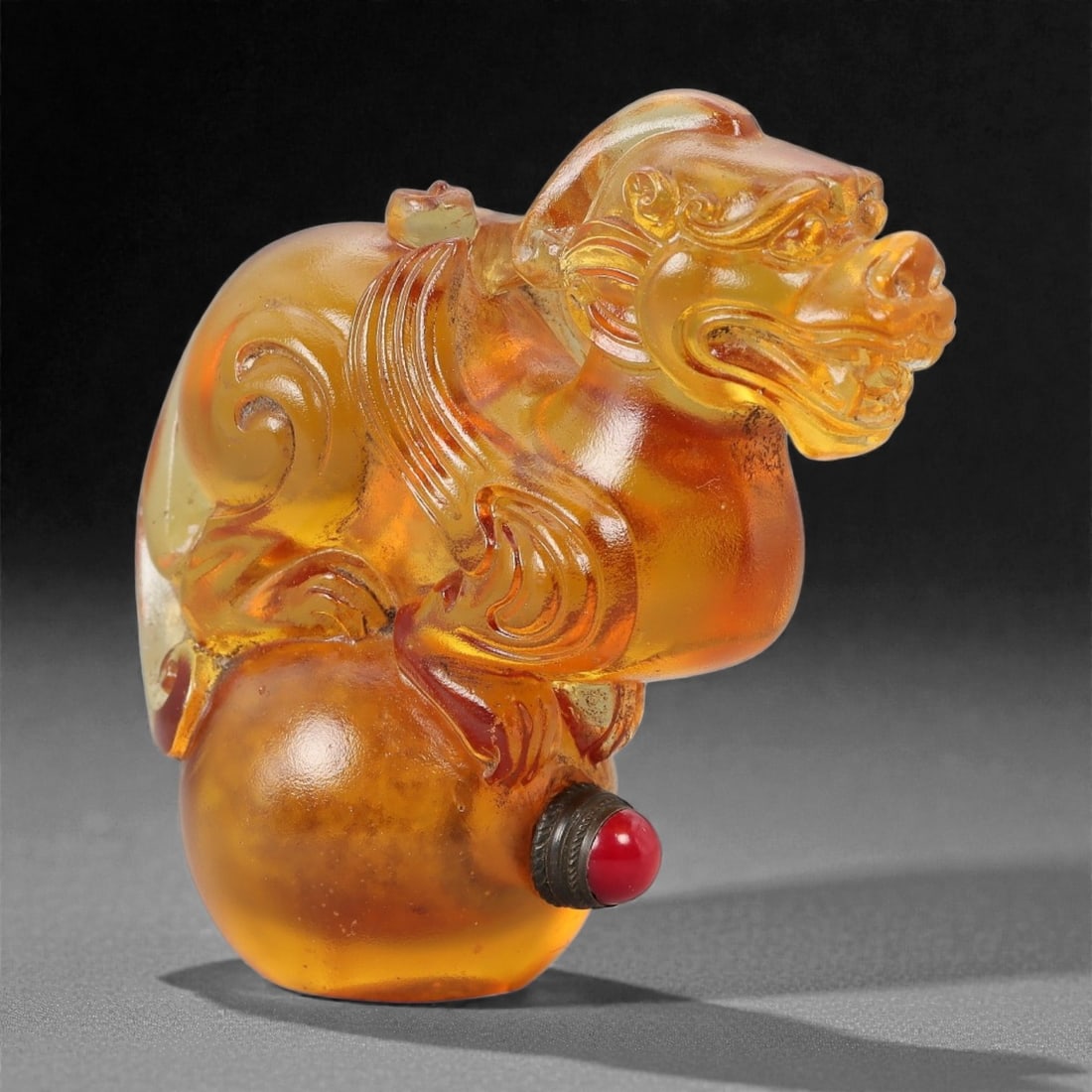 A Chinese Glass Dragon-Form Snuff Bottle, 20th Century, 80FG (1 of 2)