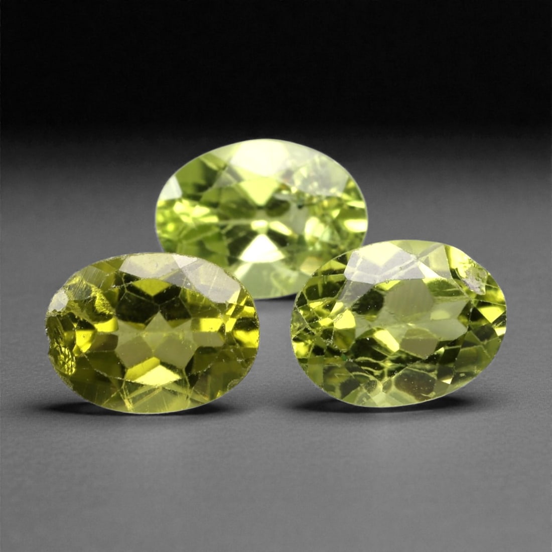 3.94 Carats Bright Green Peridot Parcel - Natural Pakistani Stones, 324A (1 of 1)