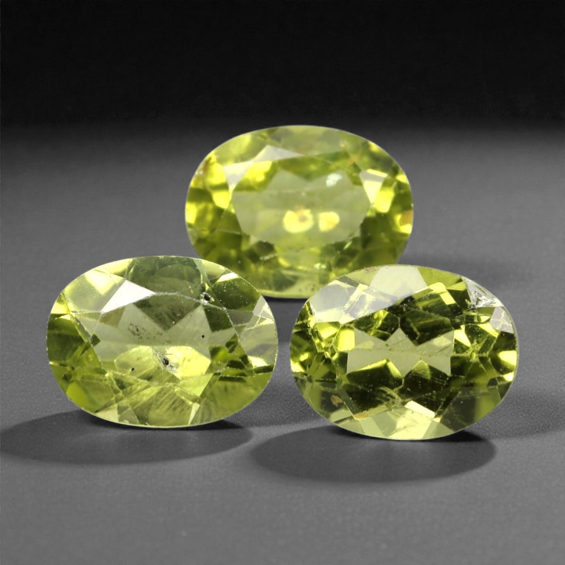 4.26 Carats Bright Green Peridot Parcel - Natural Pakistani Stones, 336A (1 of 1)