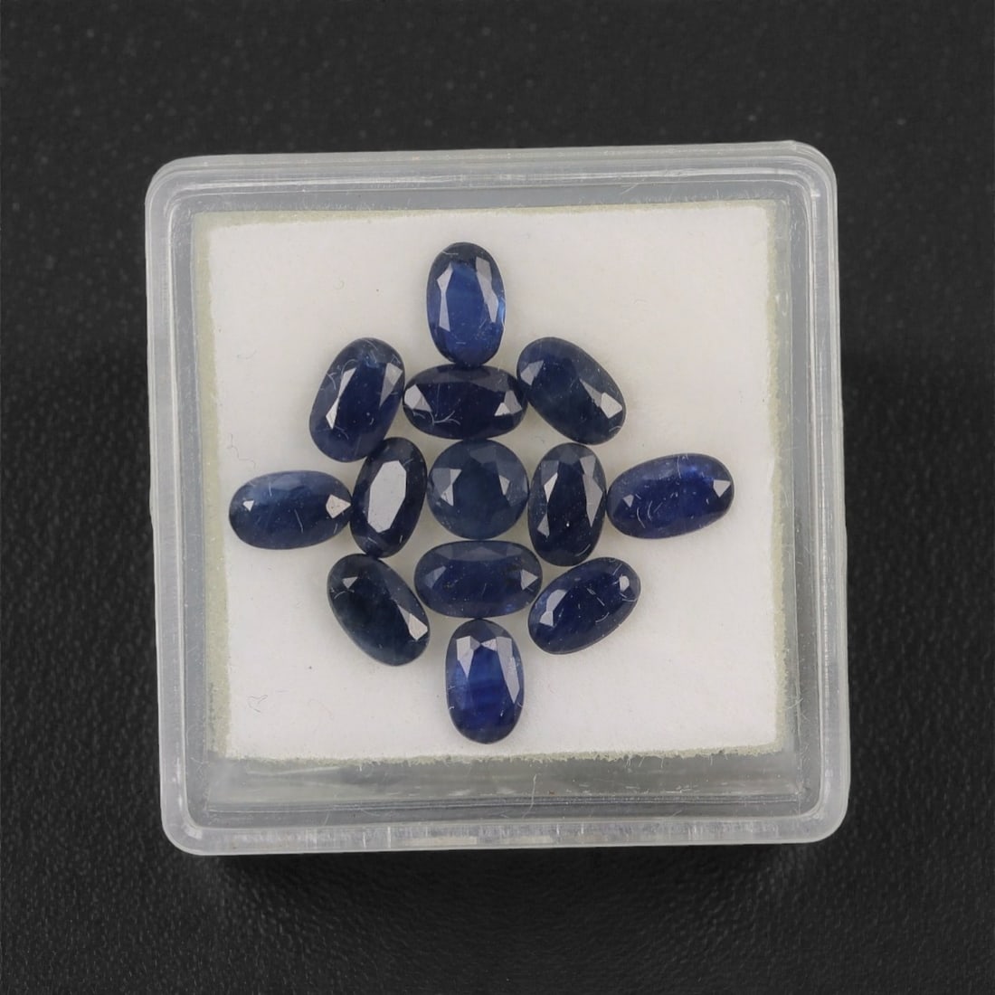 4.48 Carats Deep Royal Blue Sapphire Parcel - Natural Australian Stones, 6XL: This refined parcel of 4.48 carats of loose sapphires captivates with a spectrum of deep royal blue hues, ranging from velvety midnight tones to vivid, saturated shades that catch the light with every