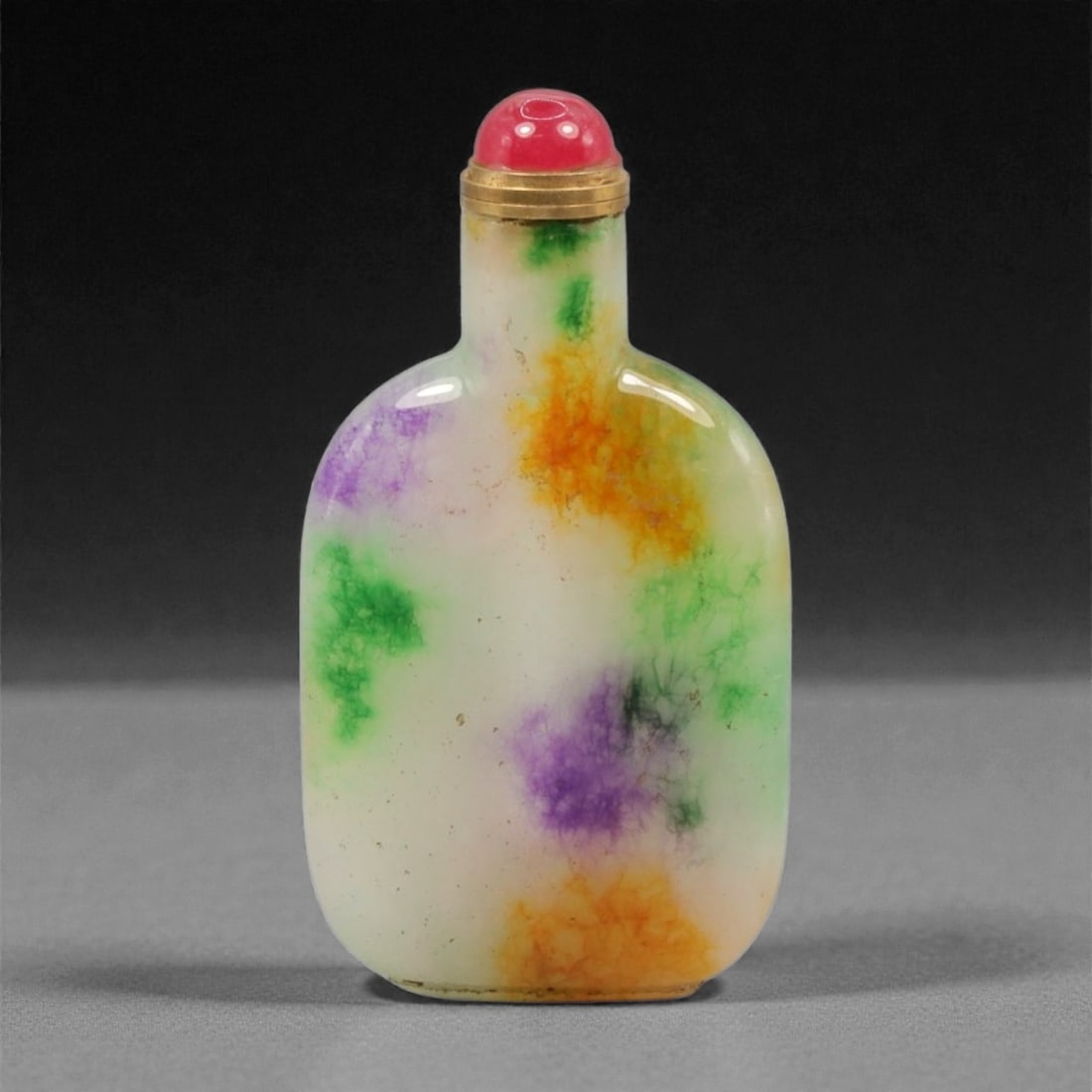 A Chinese Jadeite Jade Snuff Bottle, 20th Century, 32YC (1 of 2)