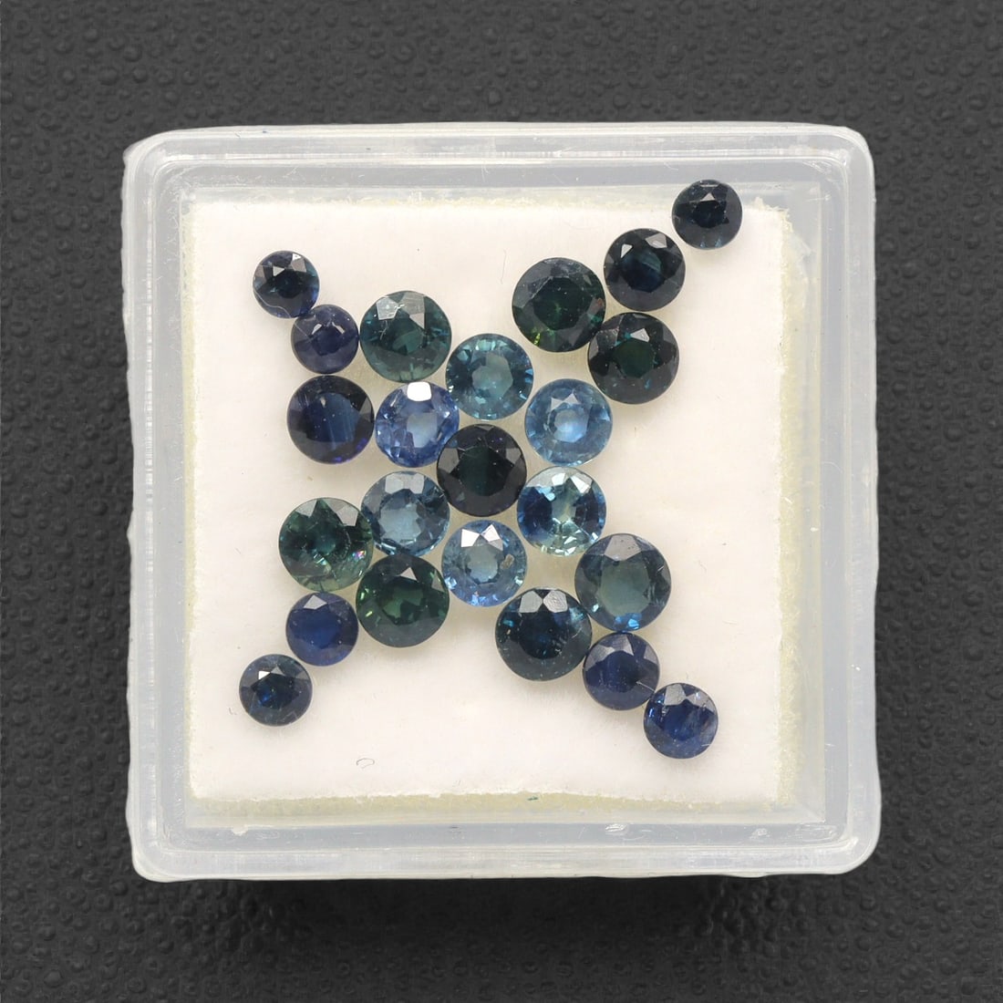 4.26 Carats Multitone Blue Sapphire Parcel - Natural Australian Stones, 29DB: This curated parcel of Australian sapphires dazzles with a captivating spectrum of blue tones, ranging from deep midnight and rich royal blue to vivid teal and cool aqua undertones. Each stone is prec