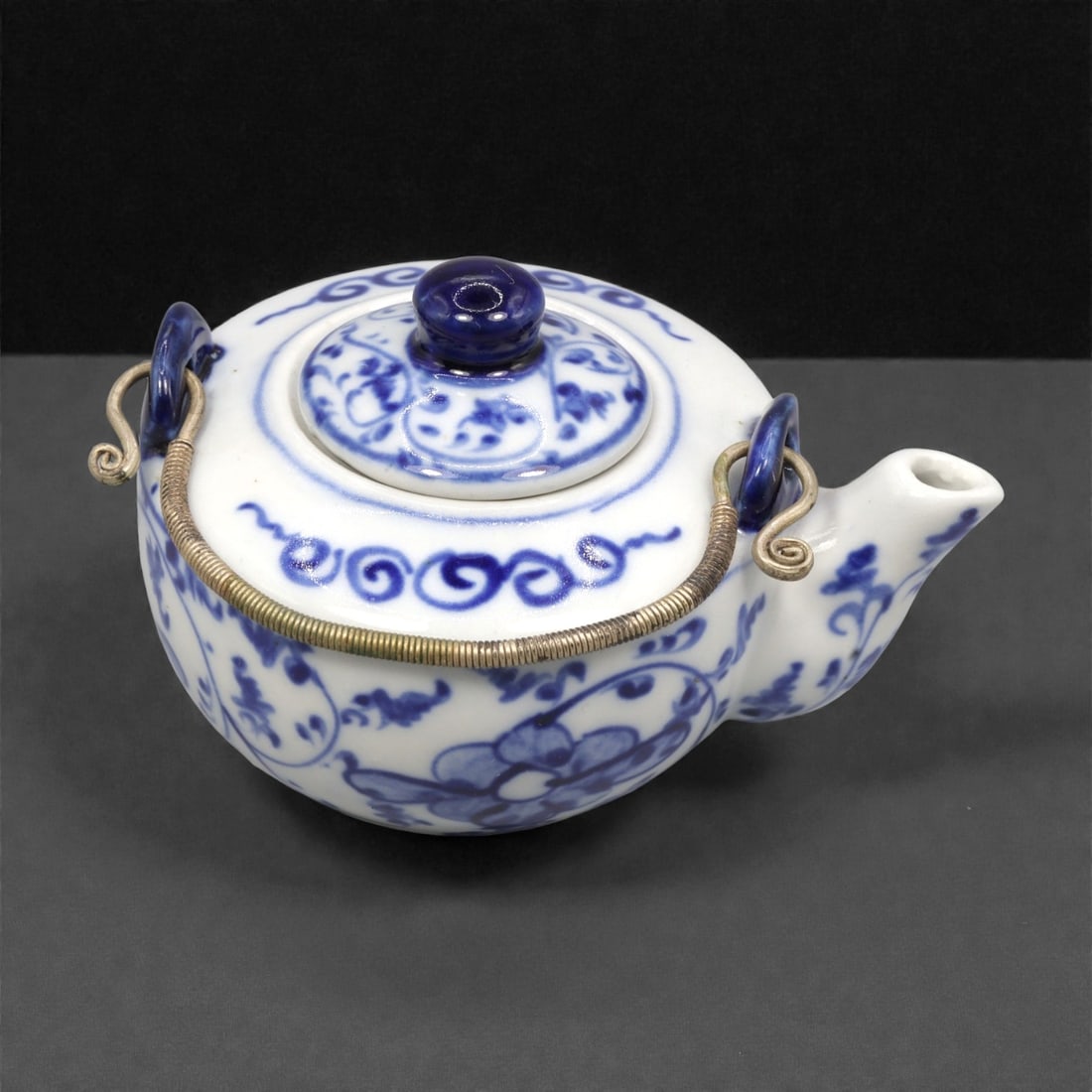 A Chinese Blue and White Porcelain Teapot, 20th Century, 52FK (1 of 3)