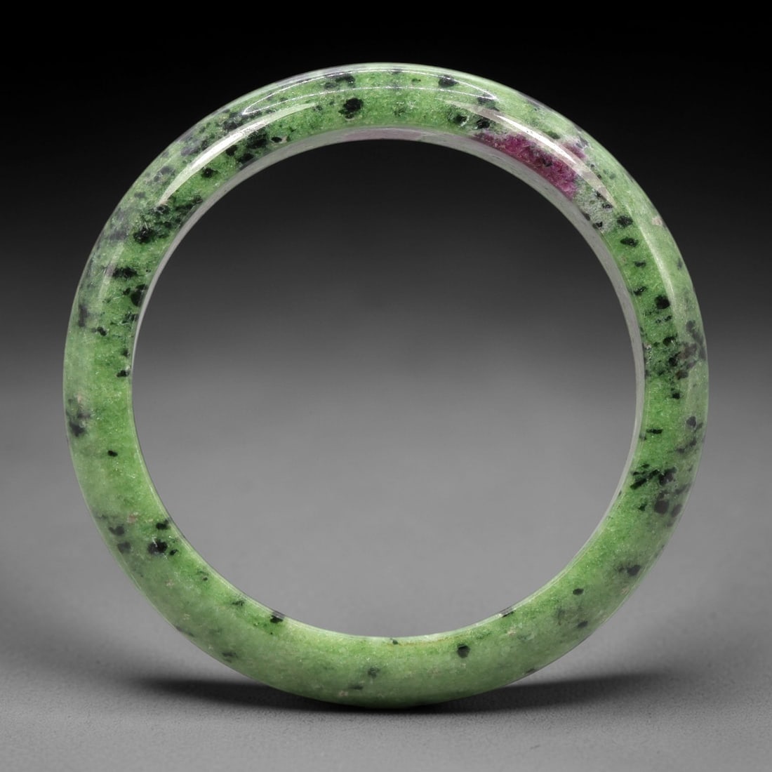 A Ruby Zoisite Bangle, 20th Century, 85ZH (1 of 2)