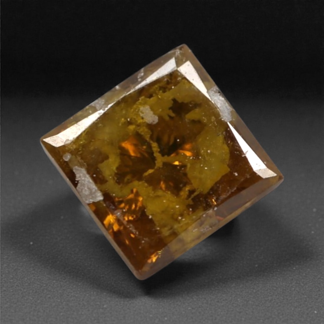 0.25 Carats Orangy Red Fancy Diamond - Princess Cut, 196A (1 of 1)