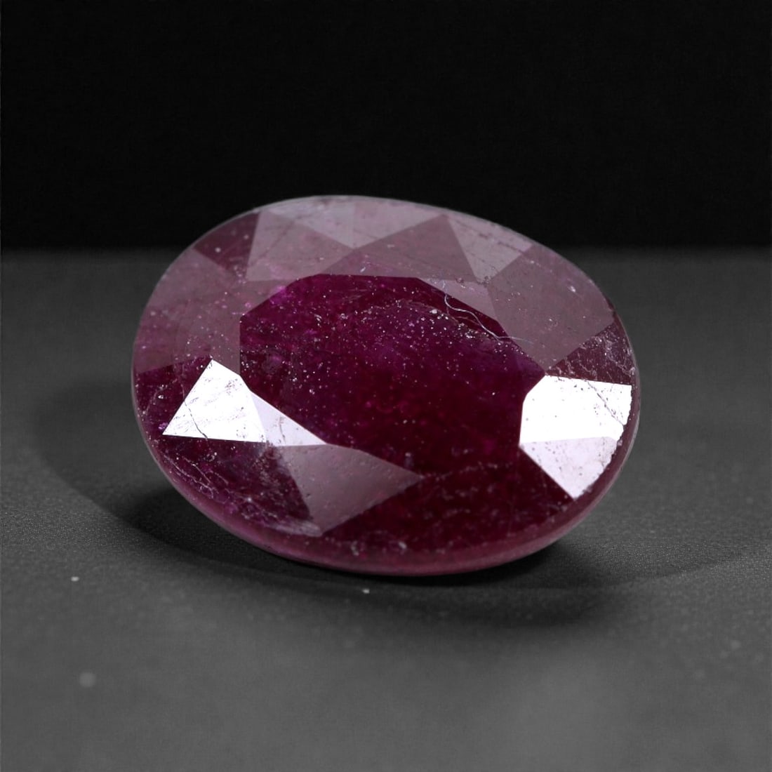 3.22 Carats Deep Crimson Ruby - AIG Certified Stone 9.9x7.8x4.0mm, 100XJ (1 of 2)