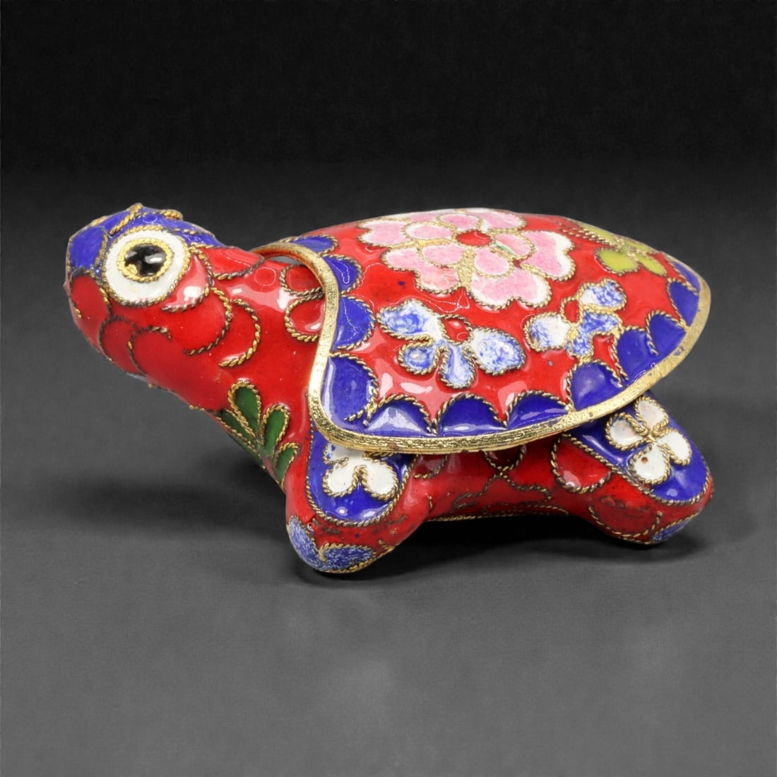 A Chinese Cloisonne Enamel Tortoise-Form Trinket Box, 20th Century, 80YC (1 of 3)