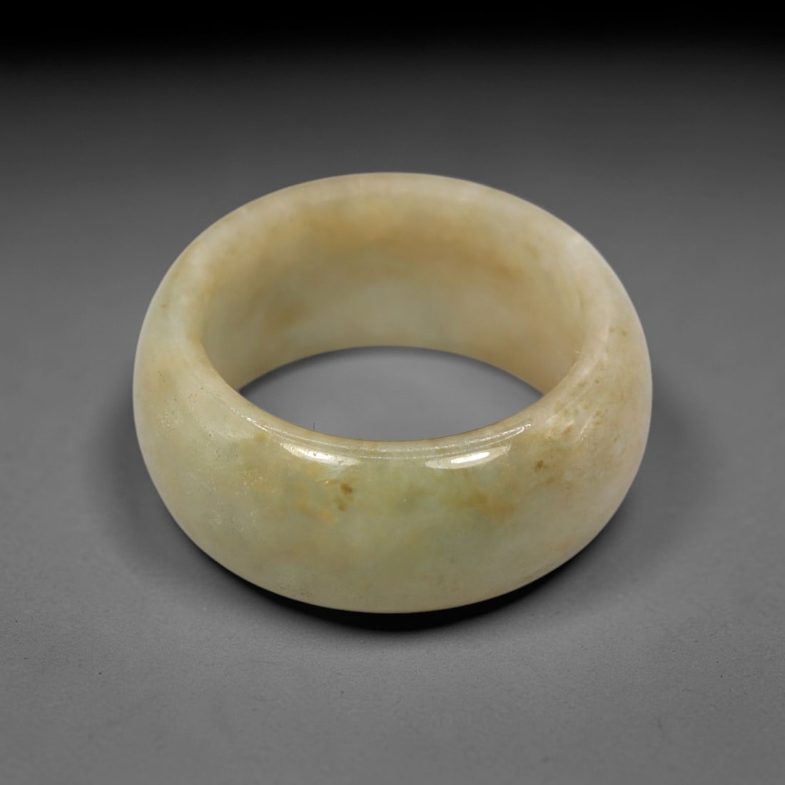 A Chinese Jadeite Jade Ring, 20th Century, 24FT (1 of 2)
