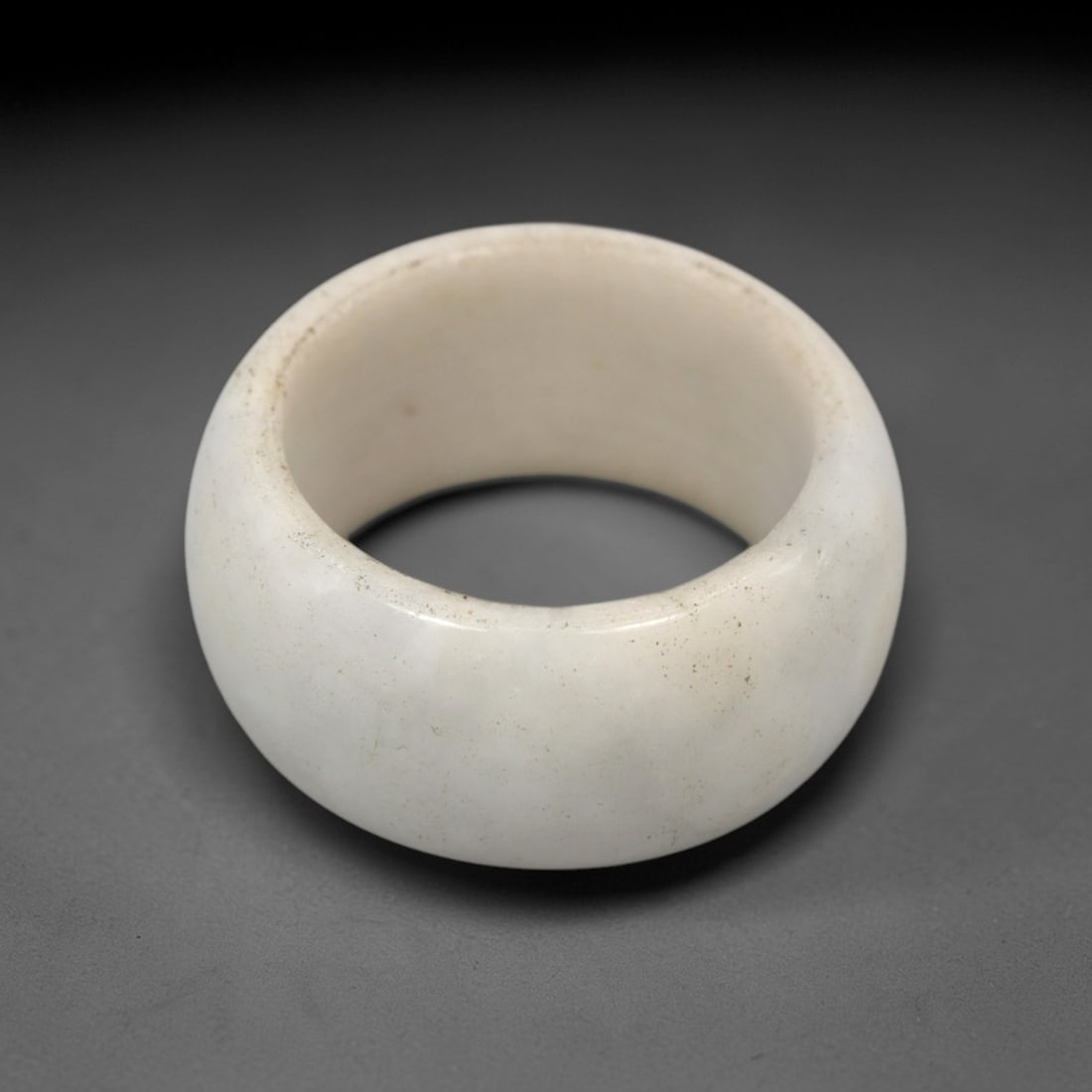 A Chinese Jadeite Jade Ring, 20th Century, 30FT (1 of 2)