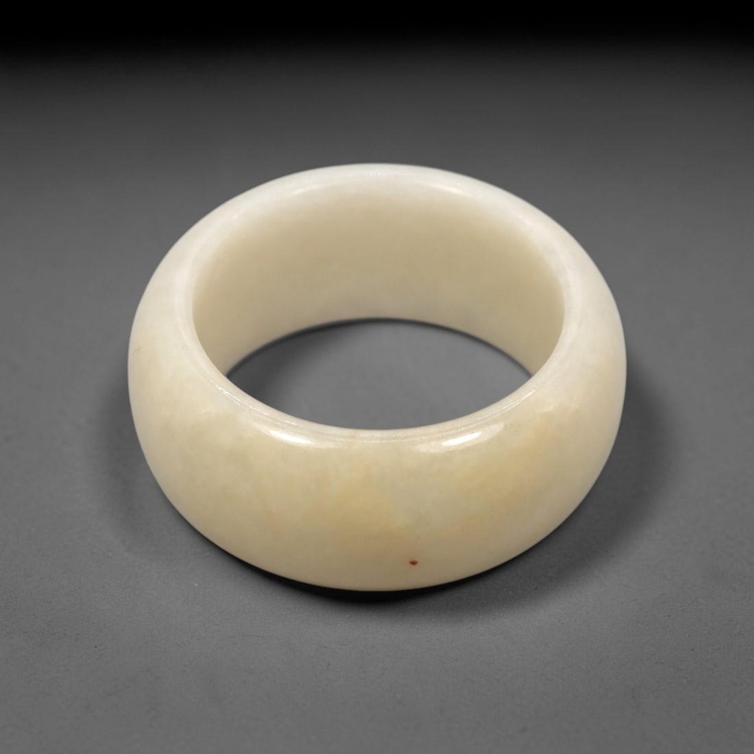 A Chinese Jadeite Jade Ring, 20th Century, 75FT (1 of 2)