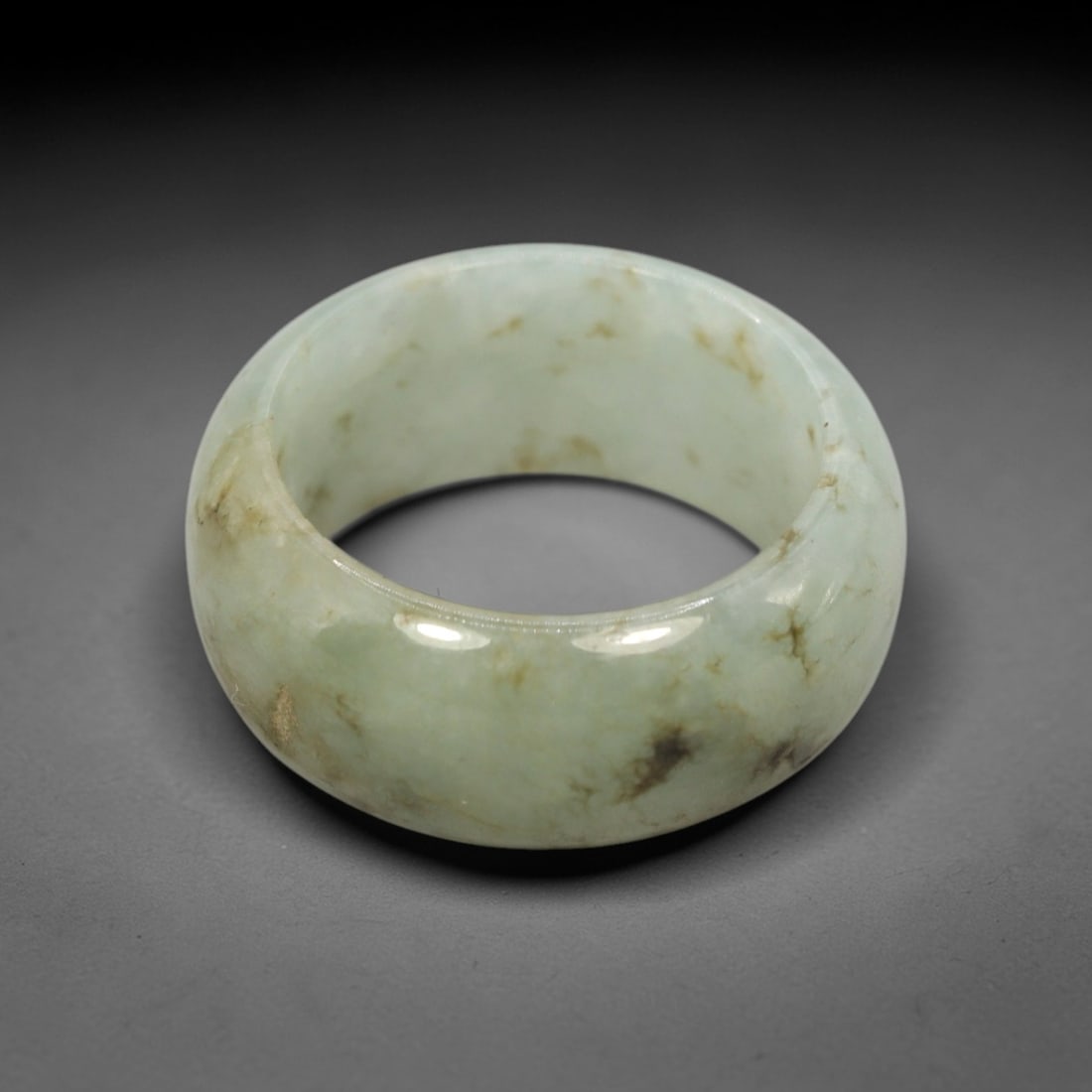 A Chinese Jadeite Jade Ring, 20th Century, 27FT (1 of 2)