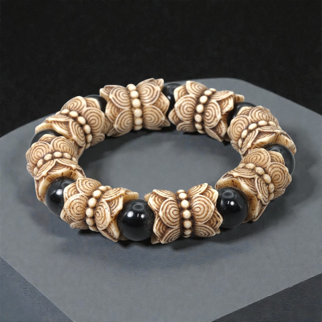 A Chinese Composite Bead Bracelet, 20th Century, 68FC (1 of 2)