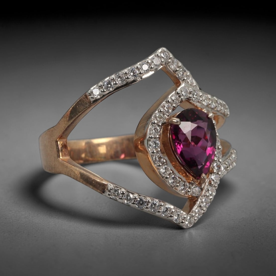 A Modern Silver and Natural Red Garnet Ring, 21st Century, 86FT (1 of 3)