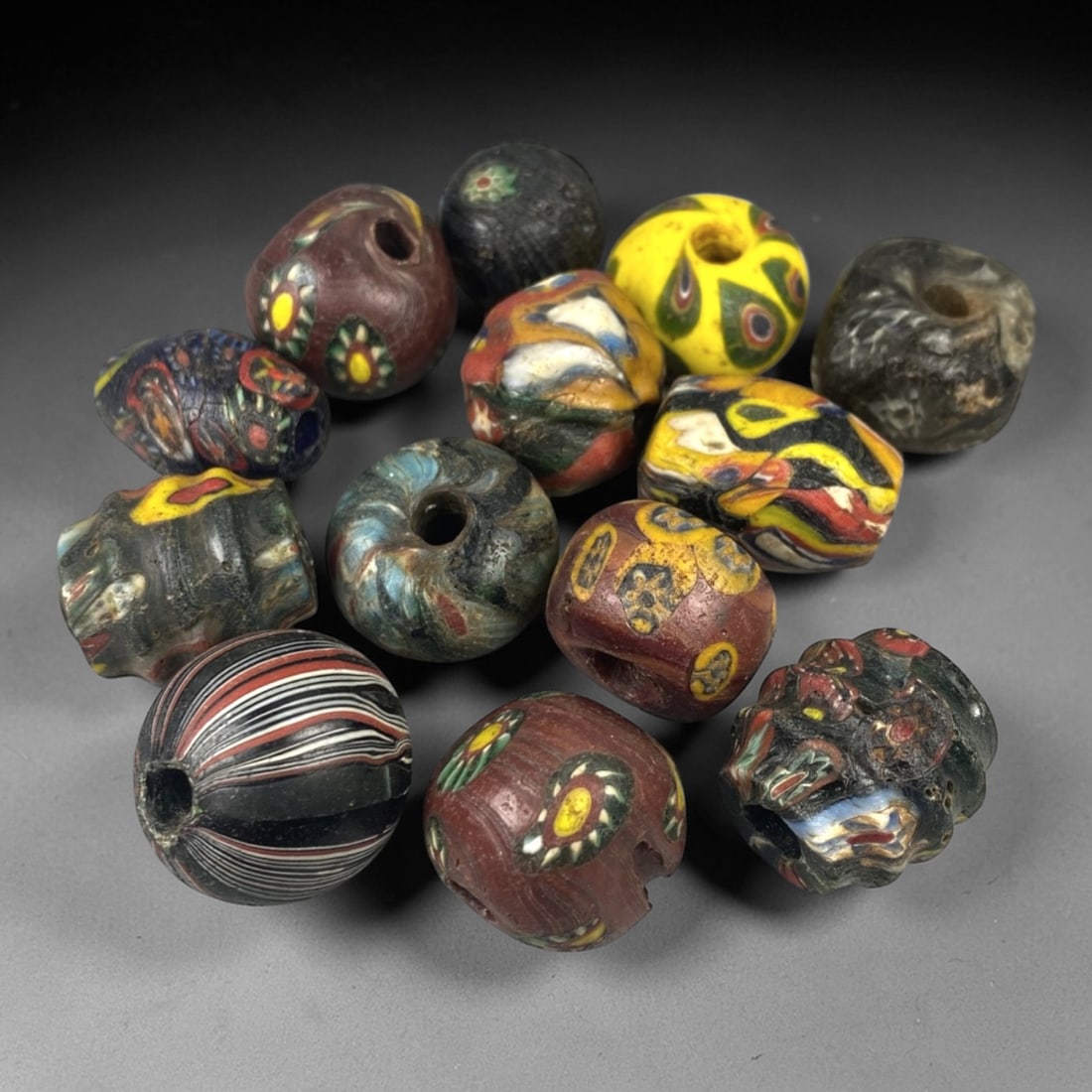 Antique Venetian Glass Beads - 12 Pieces, 11ZT (1 of 1)