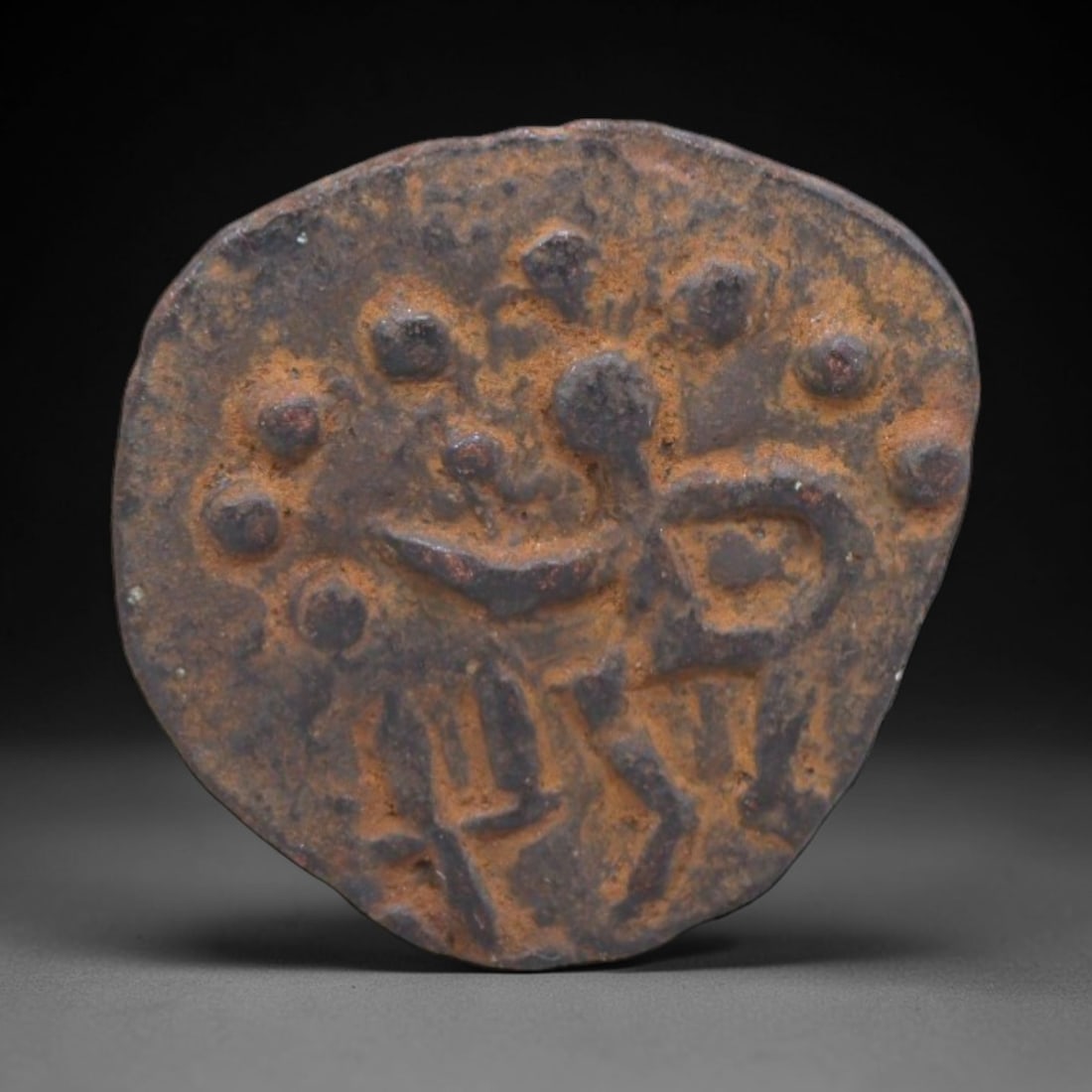 INDIA/ANCIENT: Jouan-jouan Imitation Drachm Coin, 195-230, 20mm, 17XS: Minted during the Rouran occupation of Balkh (195-230 CE), this copper drachm is a striking contemporary imitation of Jouan-jouan coinage, serving as both a medium of exchange and a tangible marker of