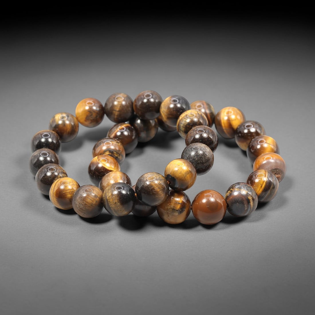 A Tiger's Eye Bead Bracelet, 20th Century, 89ZH (1 of 1)