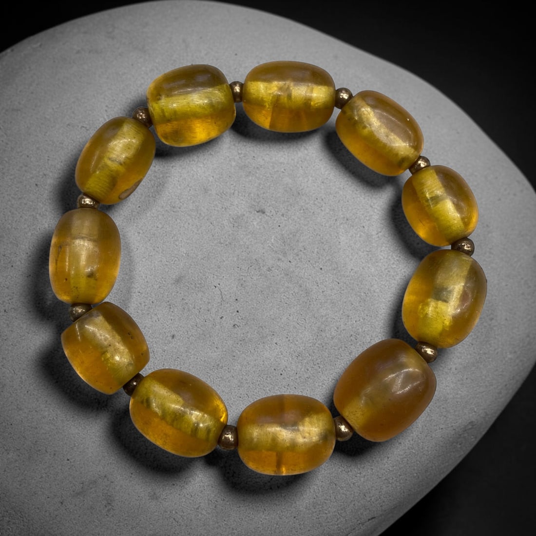 Vintage Amber Barrel Bead Bracelet with Brass Spacers, 23g, 89AA (1 of 1)