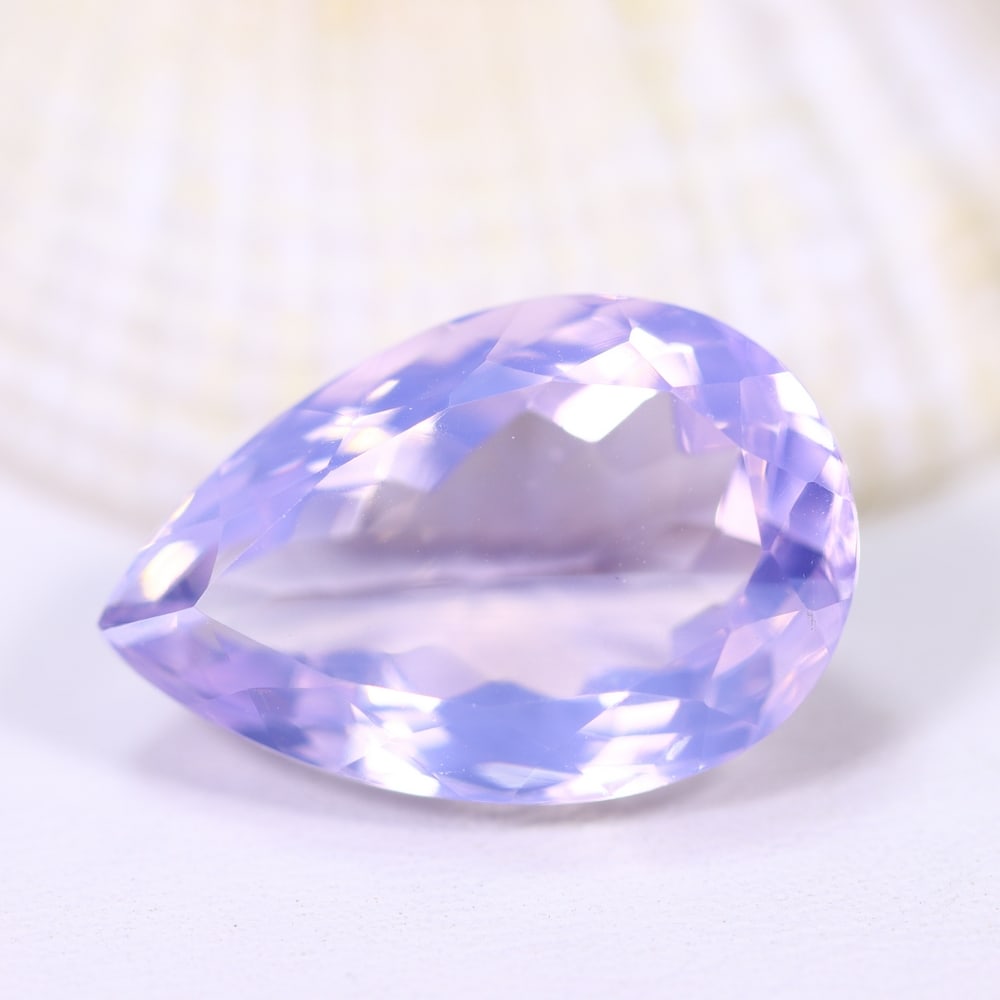 12.09Ct Lavender Amethyst - Polished Faceted , 190E: ThousandPlanet Auction Subject: Natural Lavender Amethyst Origin: Brazil Carat Weight: 12.09Ct Dimension: 19.2x12.6x8.8 mm Treatment: Untreated Type: Faceted, Polished