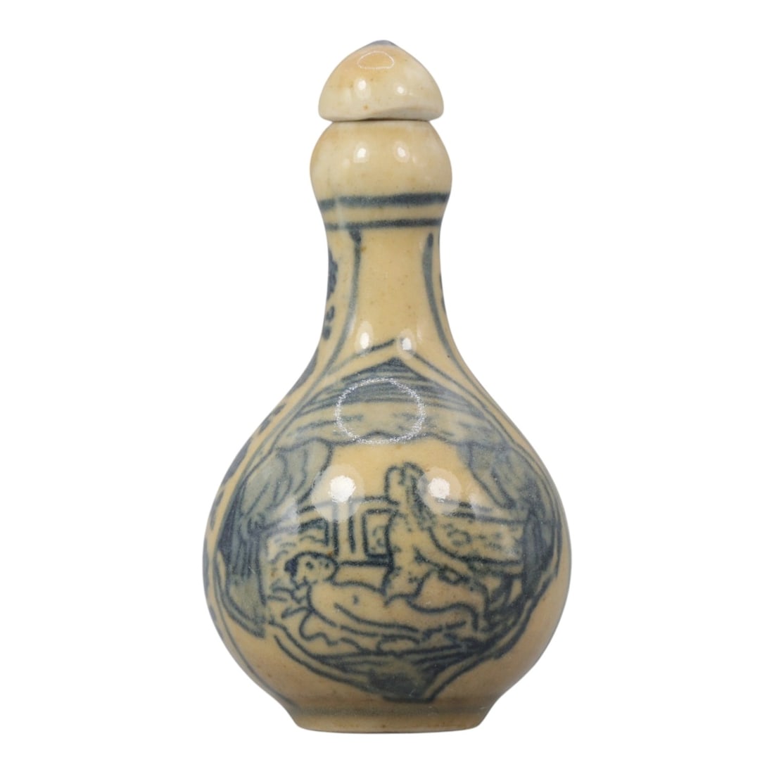 A Chinese Porcelain Garlic-Head Snuff Bottle, 20th Century, 6YD: Crafted from porcelain with a pale cream glaze and decorated in underglaze blue, the snuff bottle features a distinctive garlic-head form with a narrow, elongated neck and a rounded body. The main sur