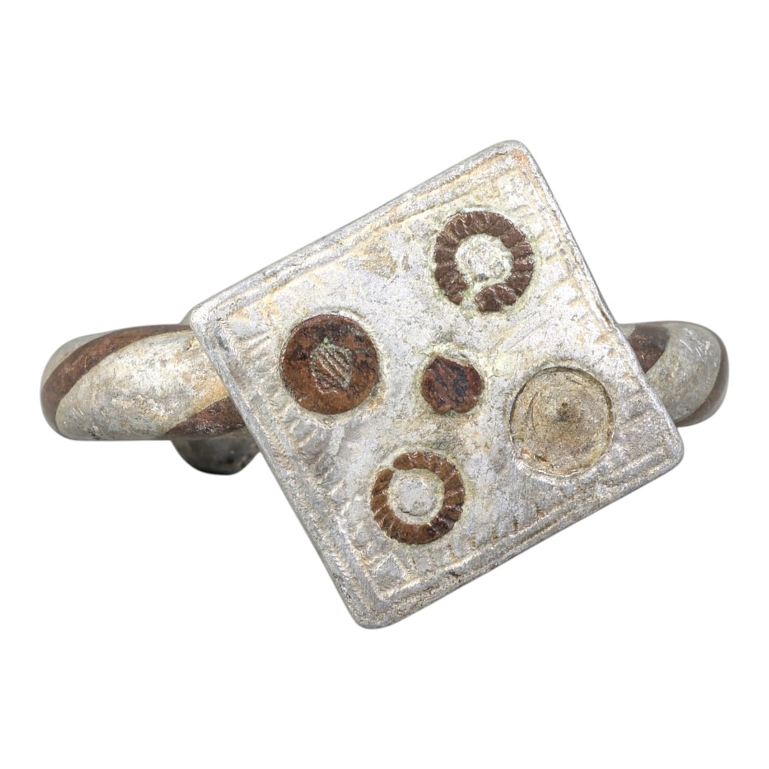 Antique African Copper and Aluminum Bracelet, 14BN: A handcrafted antique African bracelet, measuring approximately 5 cm in width, showcasing traditional mixed-metalwork. The piece features a twisted design with alternating copper and aluminum bands, c