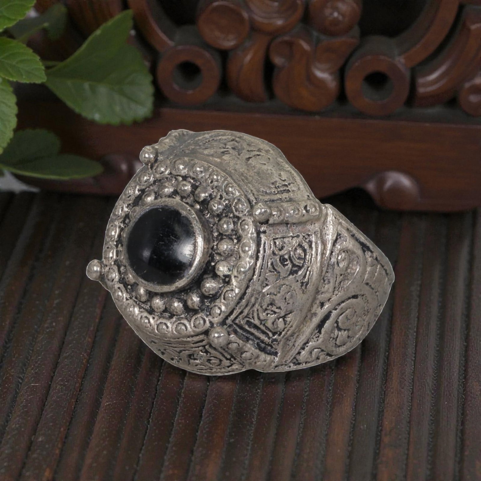 A Middle Eastern Silver Plated Onyx Ring, Late 19th-Early 20th Century, 27AK (1 of 2)