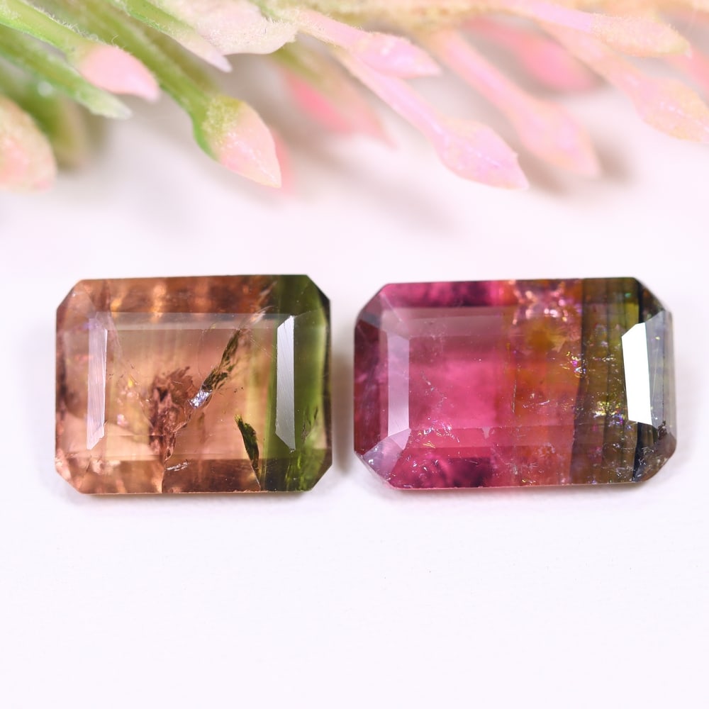 6.62cts Natural Watermelon Tourmaline Set - Bi-Colour Faceted Cut , 675E: Ksmith Heritage Auctioneers Subject: Natural Tourmaline Origin: Africa Carat Weight: 6.64 cts Dimension: 10.8x8.6x3.8 mm Type: Faceted, Polished