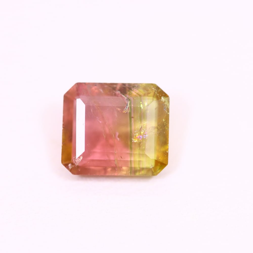 *2.44Ct Natural Watermelon Tourmaline - Bi-Colour Faceted Cut, 176C: Ksmith Heritage Auctioneers Subject: Natural Tourmaline Origin: Africa Carat Weight: 2.44 Ct Dimension: 9.1x7.9x3.9 mm Type: Faceted, Polished