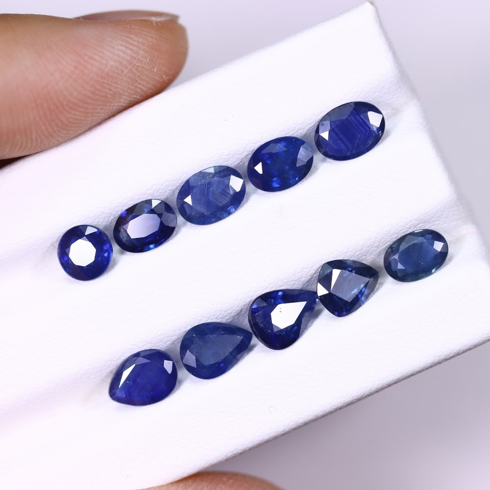 *7.52Ct Heated Blue Sapphire Lot - Polished Faceted , 327C: Ksmith Heritage Auctioneers Subject: Natural Sapphire Carat Weight: 7.52Ct Dimension: 5.1x5.1x3.1 mm Treatment: Heated Type: Faceted, Polished