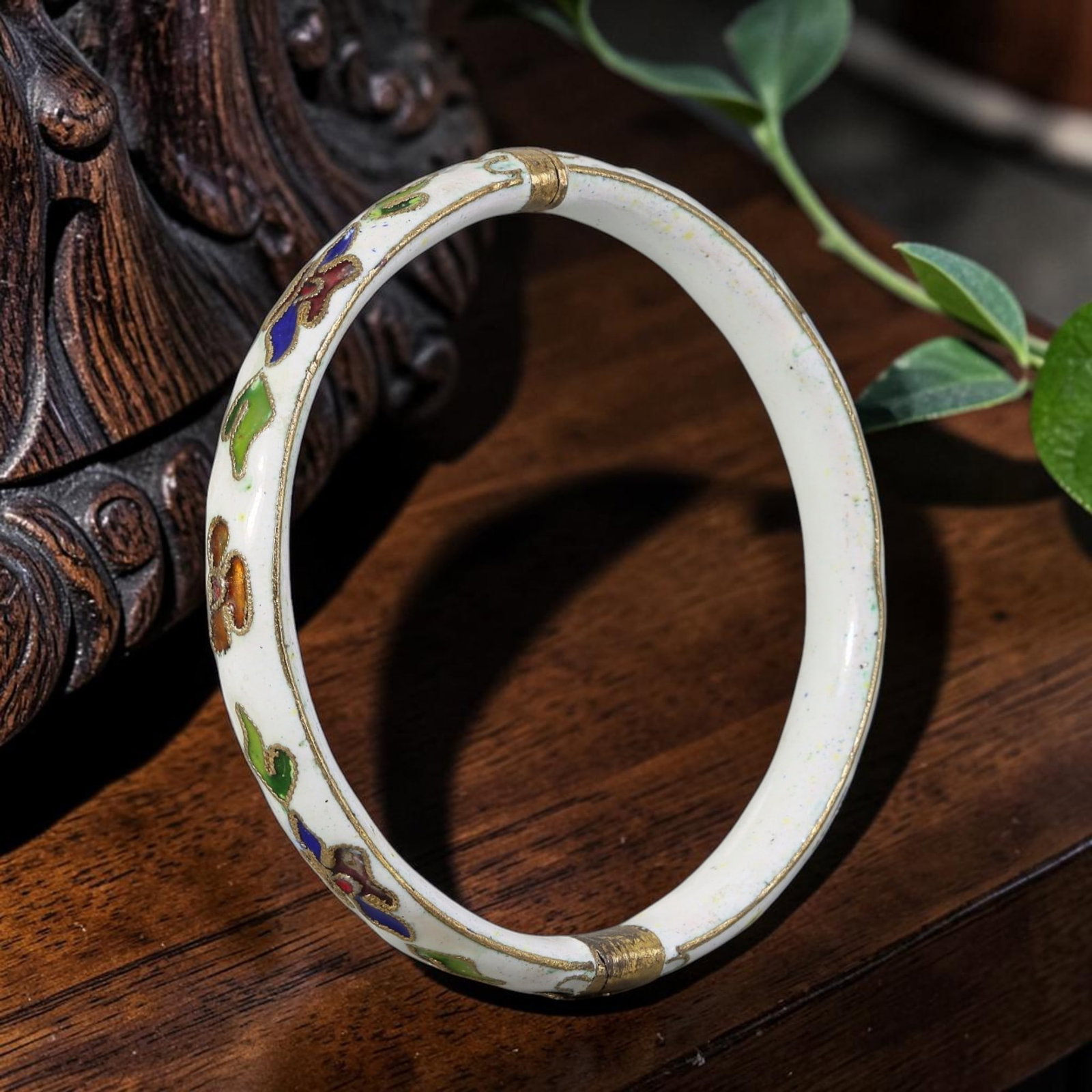 Vintage Chinese Cloisonne Bangle - Large White Gilded Multicolor Floral Enamel Bracelet, 22AS: Constructed with a brass core and traditional Chinese cloisonne copper filigree wirework, this hinged circular bangle features a creamy white enamel body trimmed with thin gilded edging, decorated wit