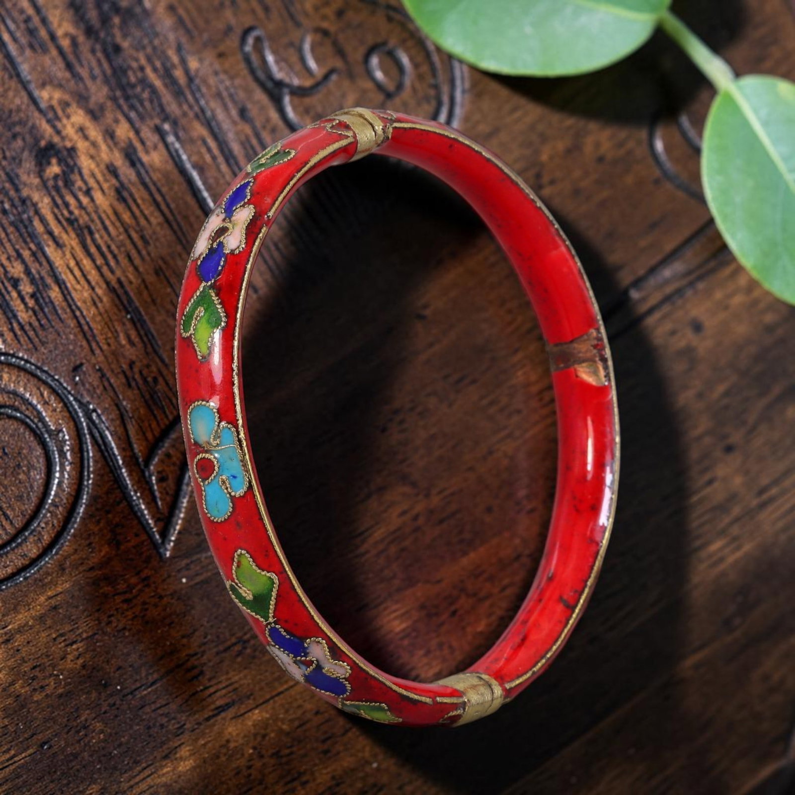 Vintage Chinese Cloisonne Bangle - Bright Red Multicolor Floral Gilded Enamel Bracelet, 19AS: Crafted around a brass core using traditional Chinese cloisonne copper filigree wire craftsmanship, this hinged circular bangle features a glossy scarlet red enamel base edged with delicate gilded tri