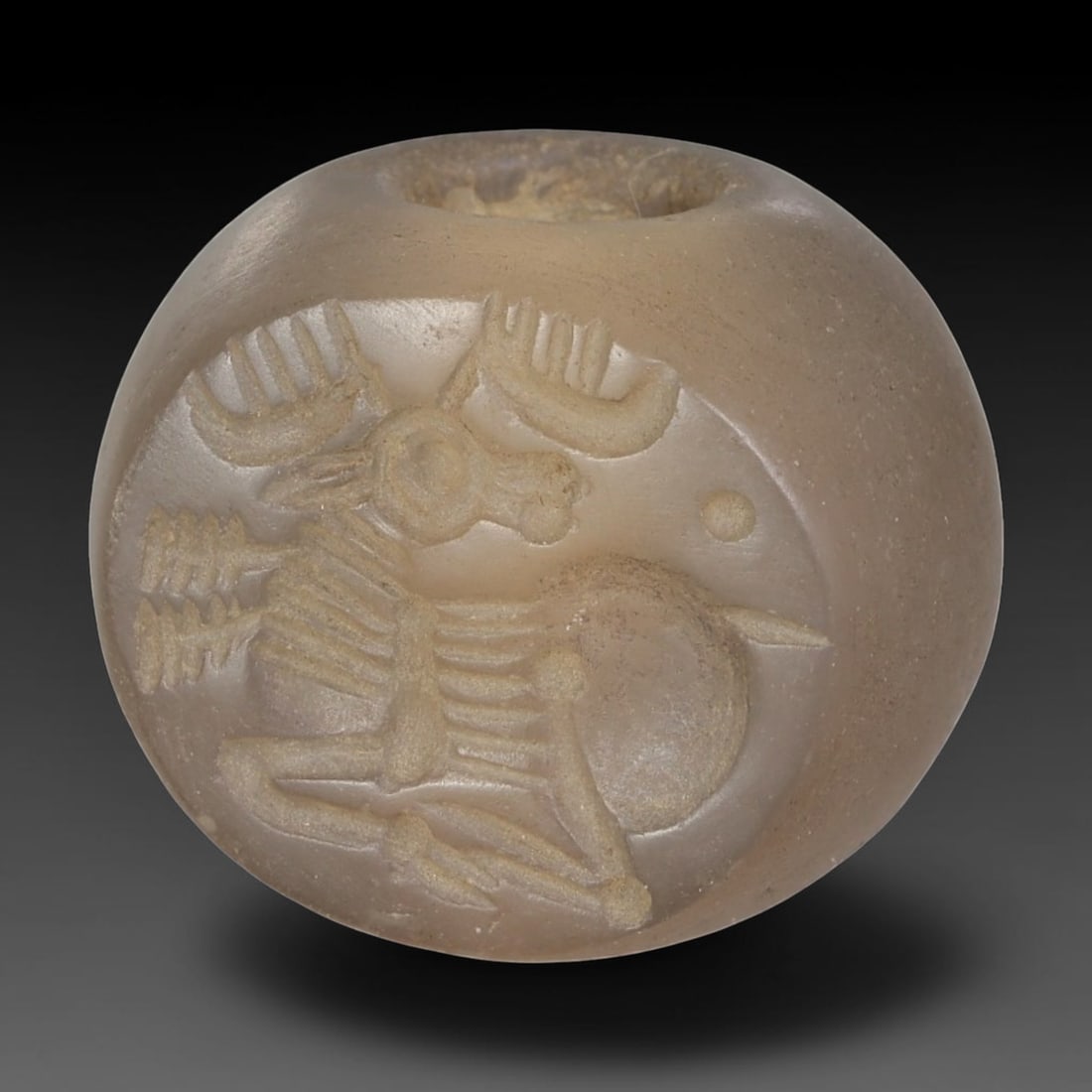 Ancient Sasanian Chalcedony Hemispherical Stamp Seal, 28AP: Authentic antique hemispherical stamp seal carved from natural unmodified chalcedony, dimensions 1.8cm x 1.7cm. This classic Sasanian-era domed stamp seal features the characteristic compact oval hemi