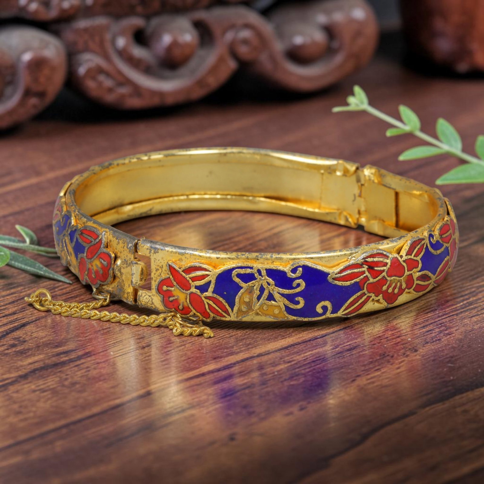 Vintage Chinese Cloisonne Bangle - Gilded Blue Floral Enamel Bracelet, 82FD: Constructed from gilded metal with traditional Chinese cloisonne twisted wire filigree craft, this medium-width hinged bangle features a rich cobalt blue enamel base set with repeating scarlet red flo