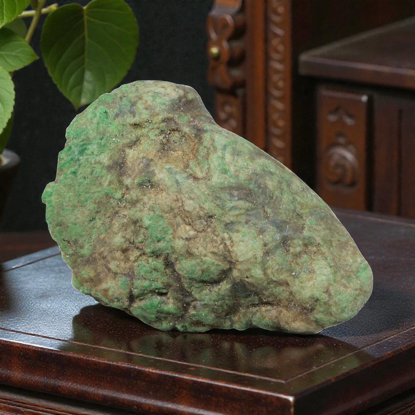 185Ct Natural Type A Burmese Jadeite Jade Rough Stone - Green Raw Material, 43EA: This is a natural, unpolished rough stone of Type A Burmese jadeite jade, weighing 185 carats and measuring 5x3.5cm. The stone features a rich green matrix interspersed with natural earthy tones, mine