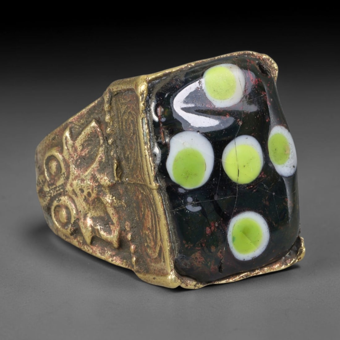 Antique Islamic Millefiori Evil Eye Glass Cabochon Set Vintage Signet Ring (1700-1900 CE), 56AM: The primary collectible value resides within the inset antique millefiori evil-eye glass cabochon, authentic genuine antique glass (distinguished from earlier ancient glass and modern vintage glass) c